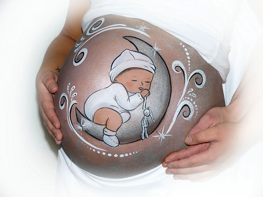 Разрисованные животики беременных