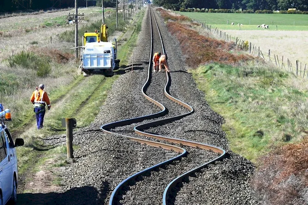 Железнодорожные рельсы в новой Зеландии после землетрясения 2010 года